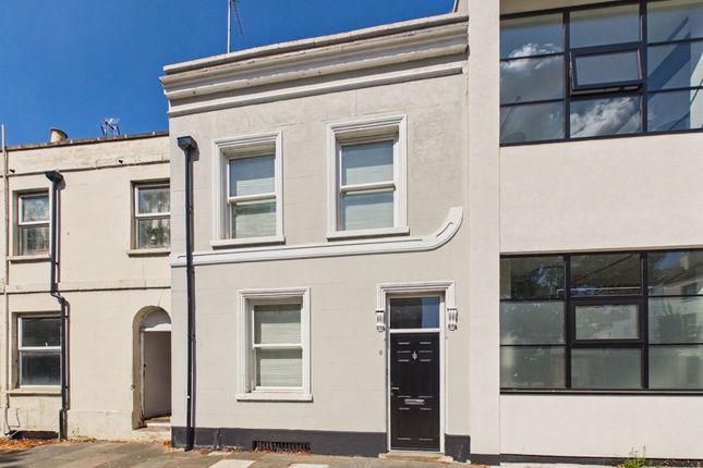 5-bed house on 6 Ambrose Street, Cheltenham, £290,000