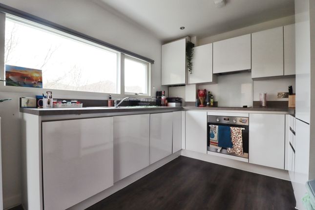 Flat 14, Stour House, Kidwells Close, Maidenhead photo 3