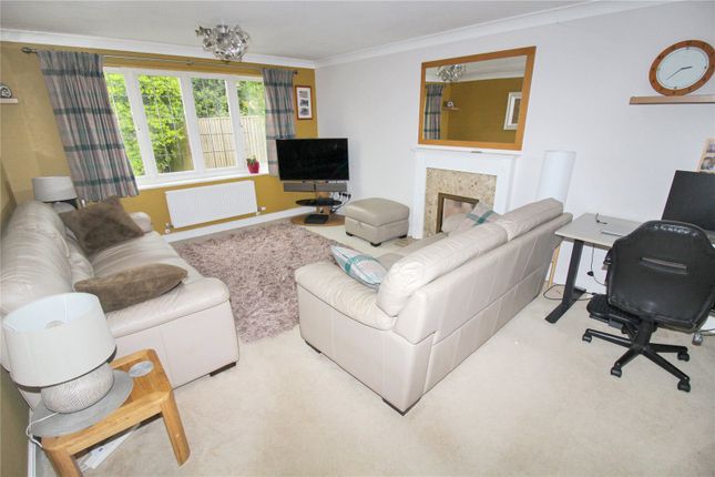3, Upton Close, Swindon photo 4