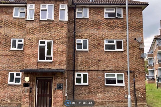 Thumbnail Flat to rent in Petersfield Avenue, Romford