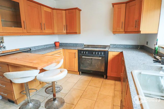 34, Denis Road, Burbage photo 3