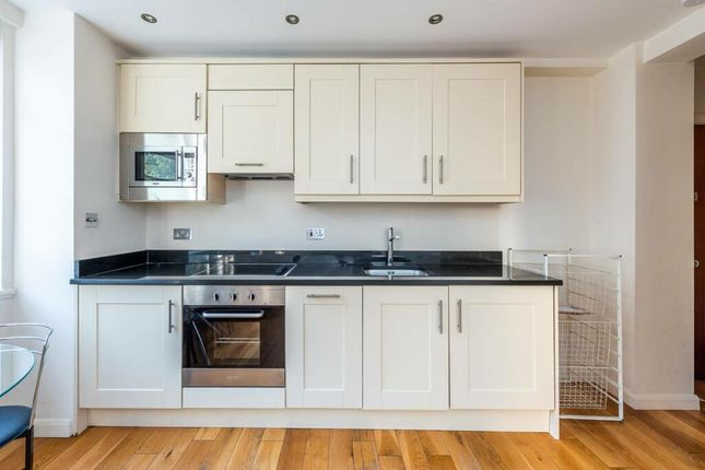 22 Nell Gwynn House, Sloane Avenue, London photo 2