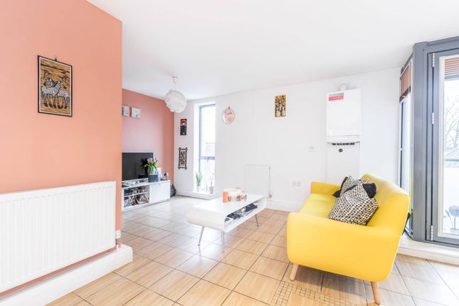 Thumbnail Flat to rent in Romford Road, Manor Park, London