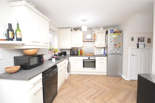 107, Waggon Road, West Yorkshire photo 2