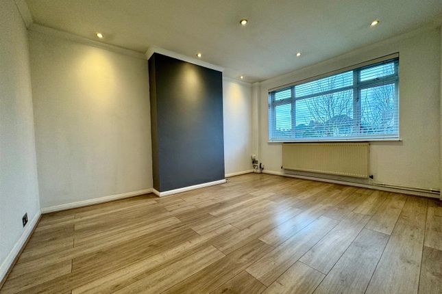Rushdene Court, Brentwood photo 2