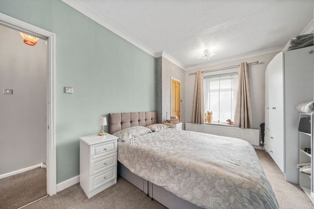 24 Newton Road, Wigan photo 4