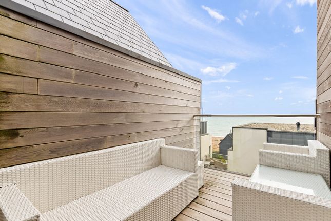 End terrace house for sale in Fishermans Beach, Hythe