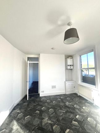 Carlingford Drive, Westcliff-on-Sea photo 4