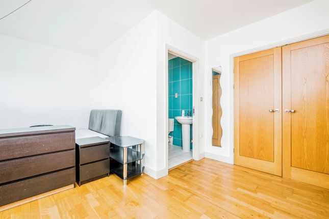 Penthouse for sale in Bute Terrace, Cardiff