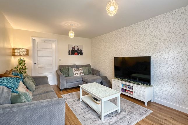 37 Hooper Way, Neath photo 5