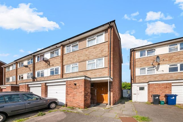 Town house for sale in Merlin Close, Yeading, Hayes