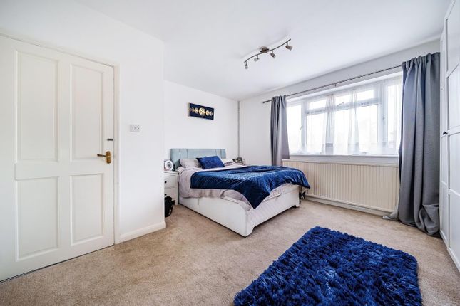 Flat for sale in Malcolm Court, Stanmore