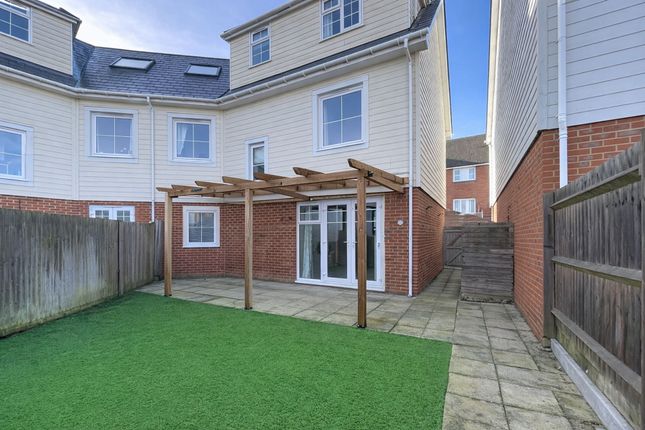 35 Hambrook Road, Snodland photo 4