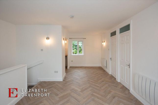 11 Alexandra Court, Kenilworth photo 3