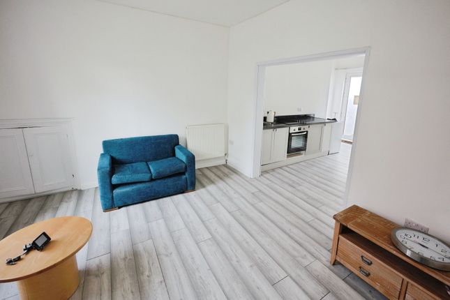 14, Edward Street, Eldon Lane photo 2