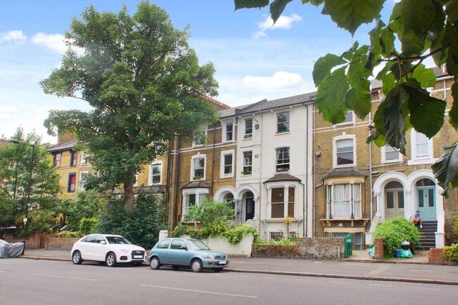 Flat to rent in Amhurst Road, Dalston