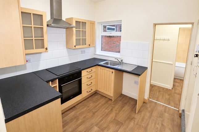 2 Ash Grove, Hull photo 4