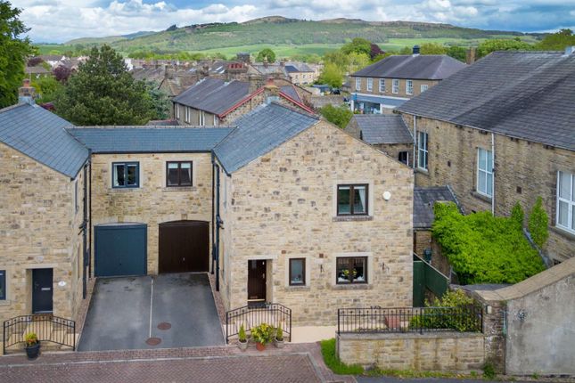 4, St. Robert Court, Skipton photo 2