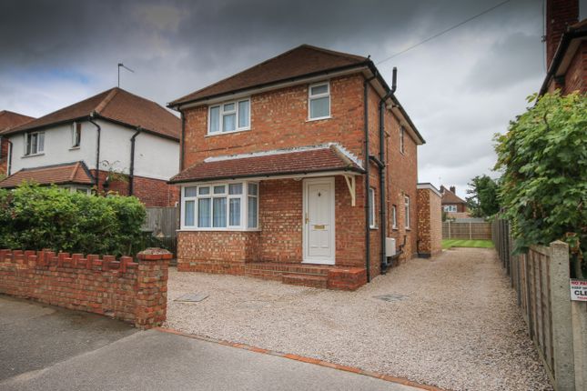 Thumbnail Detached house to rent in Ardmore Avenue, Guildford