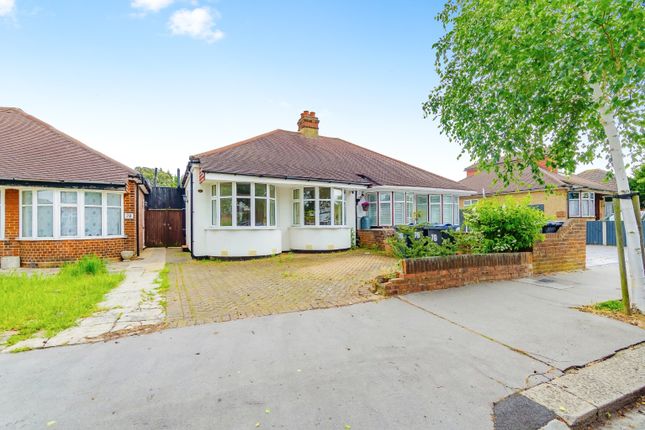 Thumbnail Bungalow for sale in Gladeside, Croydon