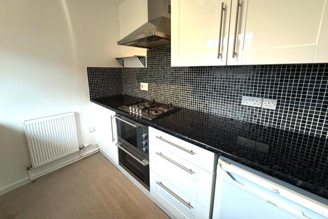 42, Upper Heyshott, Petersfield photo 3