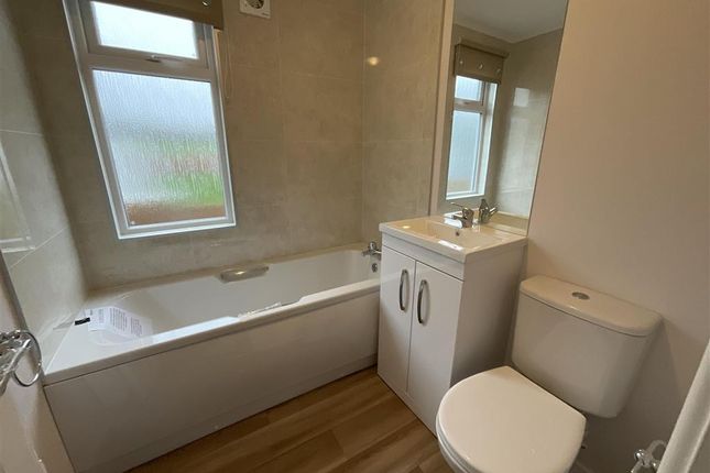 Mobile/park home for sale in London Road, Abridge, Romford, Essex