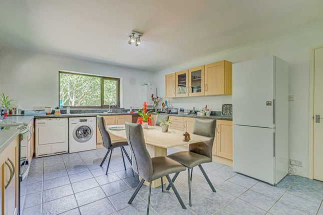 52, Mount Road, Benfleet photo 3