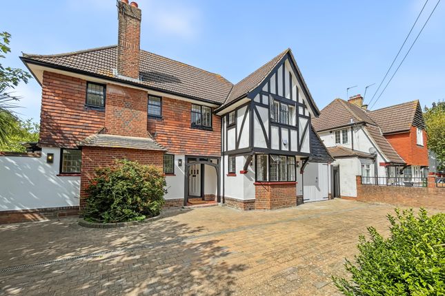 2, Firs Drive, Hounslow photo 2