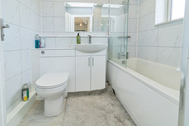 22, Ulyett Place, Milton Keynes photo 4