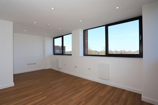 Flat for sale in Castlewood, Stockport