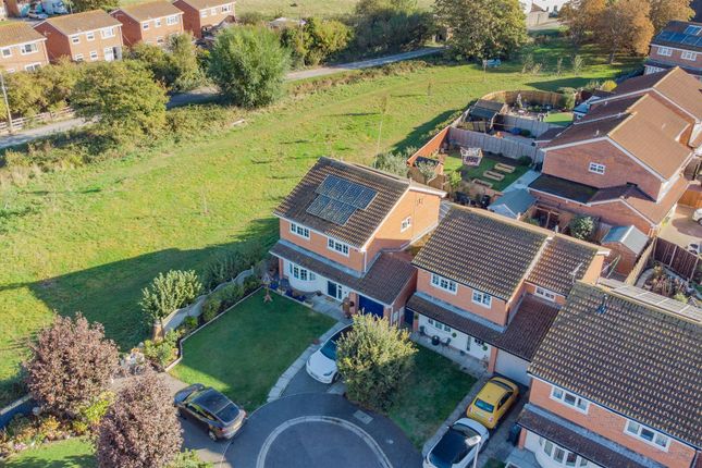 Magpie Close, Burnham-On-Sea photo 2