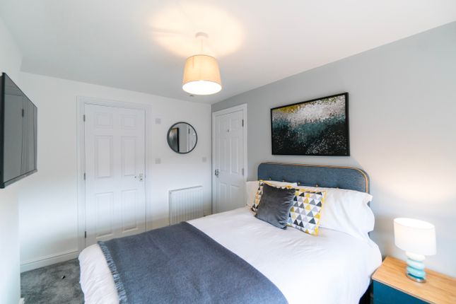 Room 5, 76, Watlington Street, Reading photo 3
