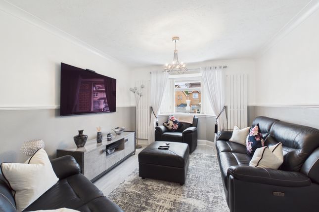31 Orchard Grove, Coatbridge photo 3