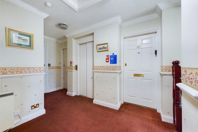 Berkshire Lodge, Tilehurst, Reading RG31, 2 bedroom flat for sale ...