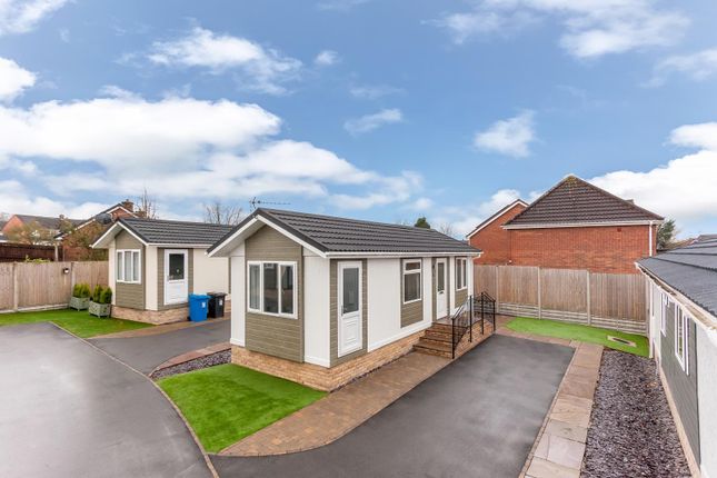 1-bed caravan on 8, Featherstone Park, New Road, Wolverhampton, £100,000