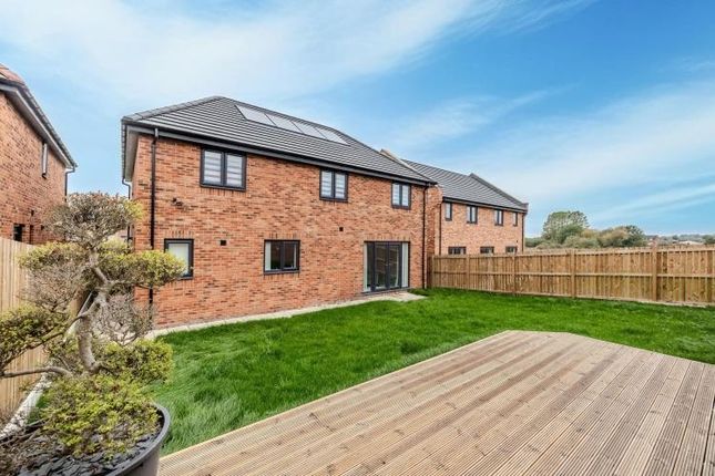 41, Hall Chase, Newcastle Upon Tyne photo 2