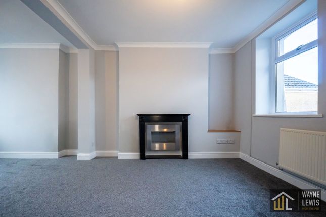 22, Thomas Street, Caerphilly photo 3