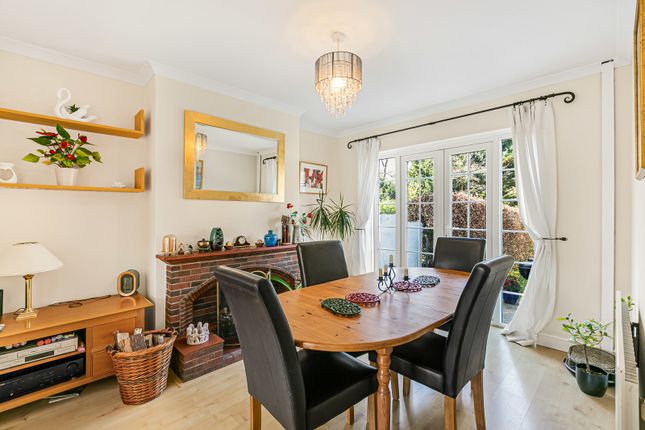 24, Cabrera Avenue, Surrey photo 3