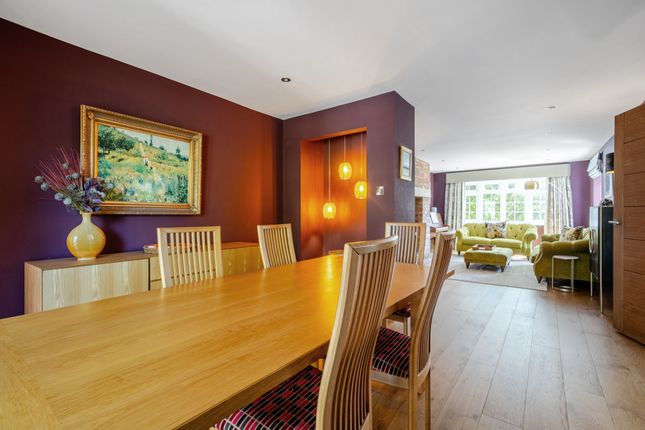 2, Red House Close, Knotty Green photo 4