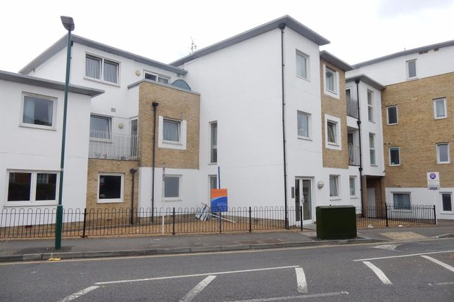 Thumbnail Flat to rent in Oakhill Road, Sutton