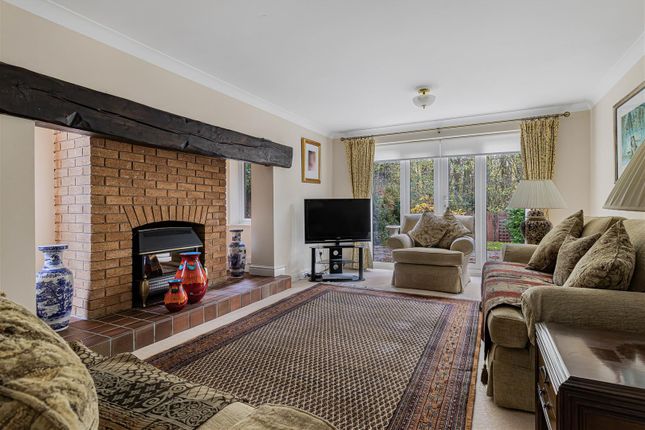 46, Old Pinewood Way, Papworth Everard photo 2