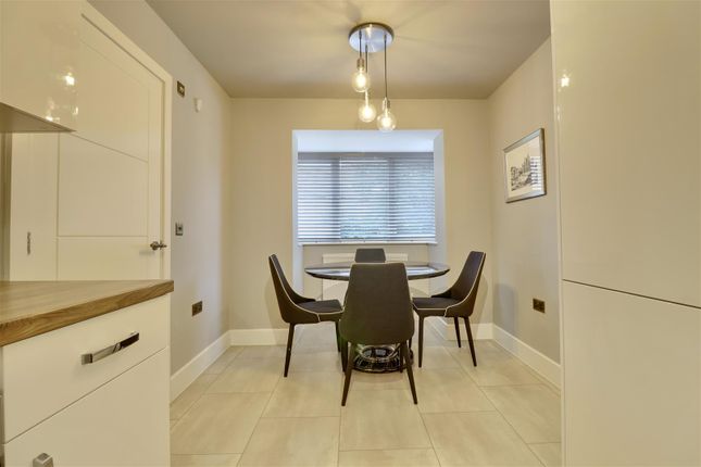 21, Merritt Way, Waterlooville photo 4