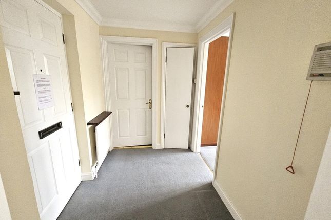 14, Eaton Court, 126 Edgware Way, Edgware photo 2