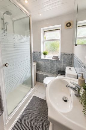Flat 3, 6, Hoylake Road, LONDON photo 4