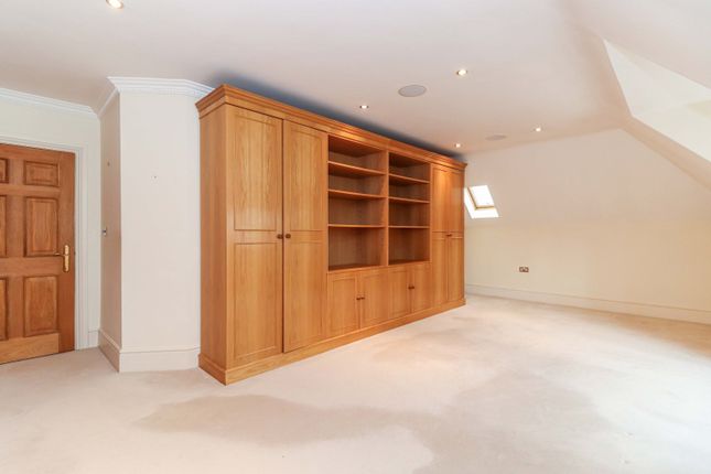 Flat for sale in Grove Road, Beaconsfield