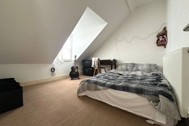 Flat 3, 46, Margate Road, Kent photo 4
