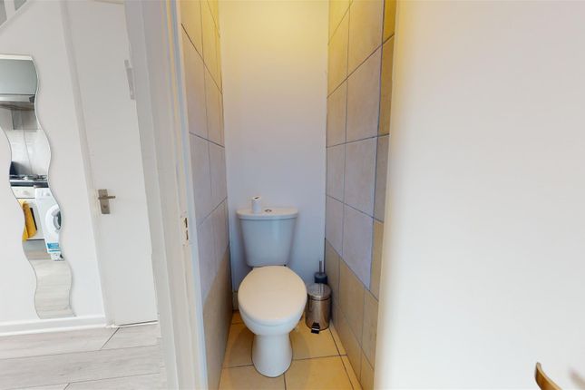 Room 1, 1014FC, Harrow Road, Kensal Green photo 4