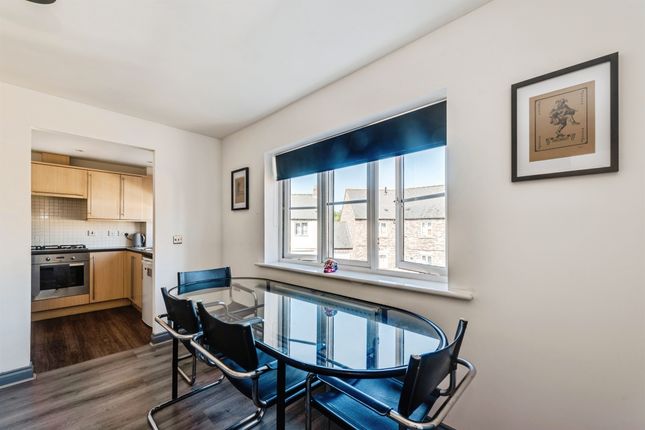 2, Poppy Terrace, Carterton photo 4