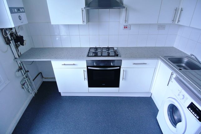 Flat to rent in Courthill Road, Lewisham