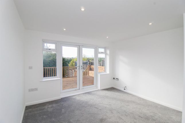 48, Meadow Bank, Dewsbury photo 4